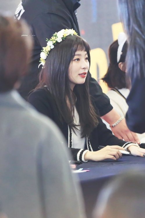 fyeah-seulgi: © Fabulous‏ | Do not edit.