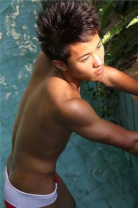 evianguy:  Hawt Asian Stud!