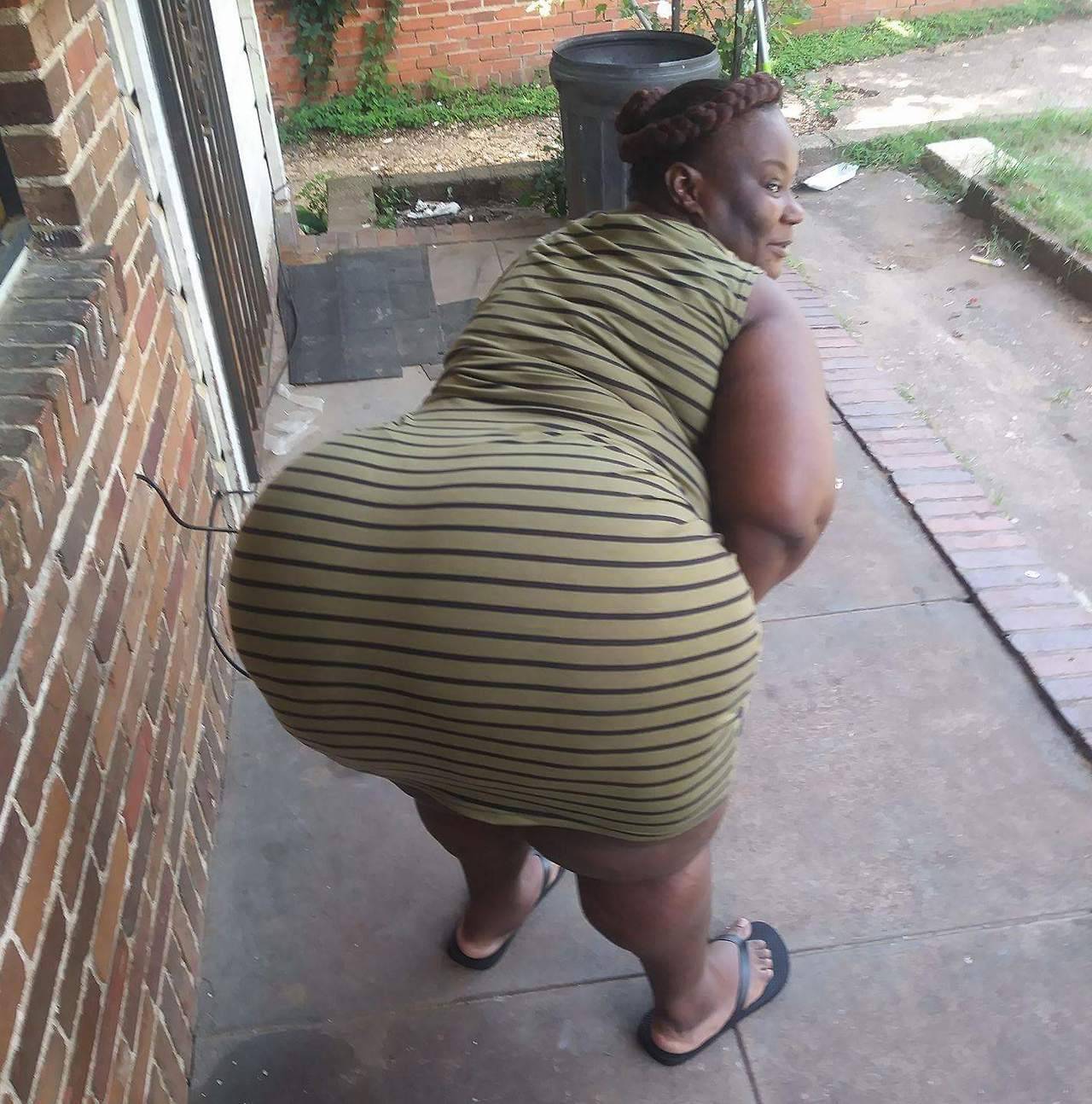 blackjourneyman:  BIG ASS FANTASY FUCK QUEEN OF MY DREAMS. 