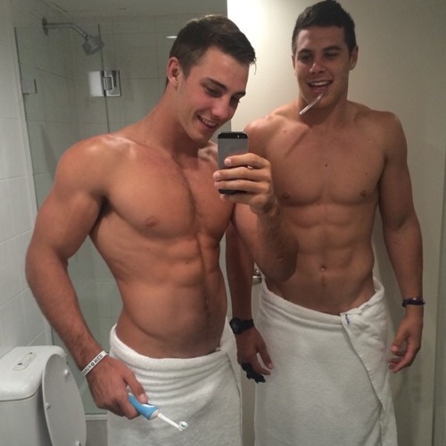 pecstacular:  Check out and follow towel_selfies on Instagram. 