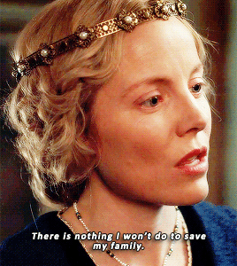 haticesultanas:Do not cross me, Katherine.Elizabeth of York was actually a huge peacekeeper, being t