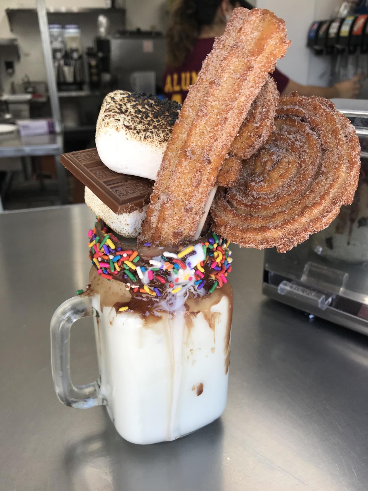 food-porn-diary:  Churro Milkshake (Chicago,IL)