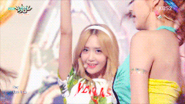 tellsmeyourwish:  Hey turn it up! 