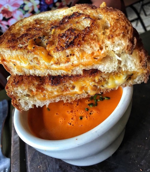 cravingsatmidnight:Grilled Cheese Sandwich & Tomato Soup