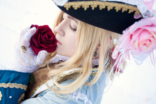 yetanotherrose:  yetanotherrose: Cosplay: Doku as Belarus, Mari as France, Kai as America (Hetalia)P