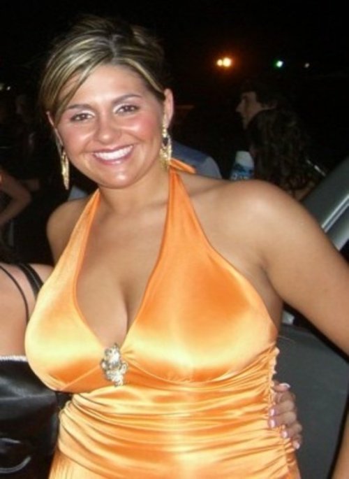 superdumbbimbos:Busty Chelsea AustinCollege Bimbo days