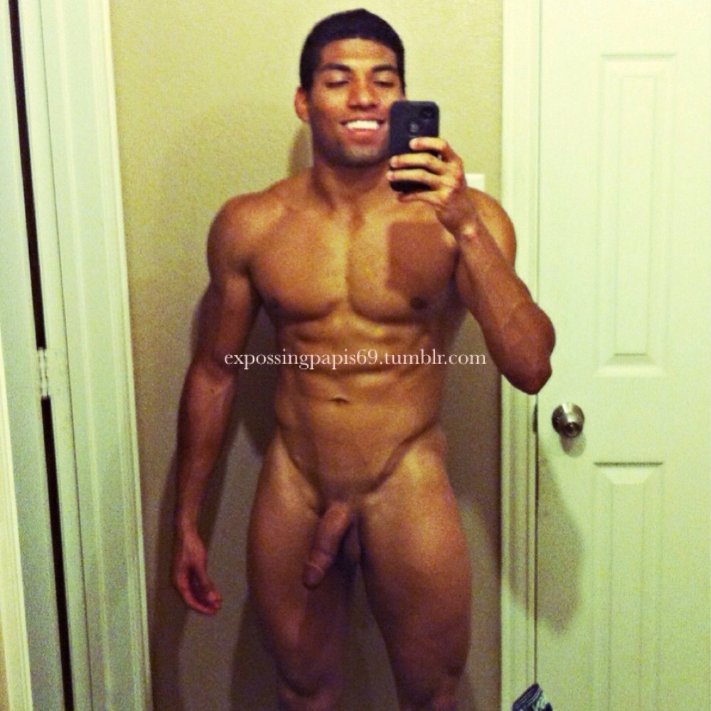 expossingpapis69:  www.expossingpapis69.tumblr.com  Damn this str8 boy is just to