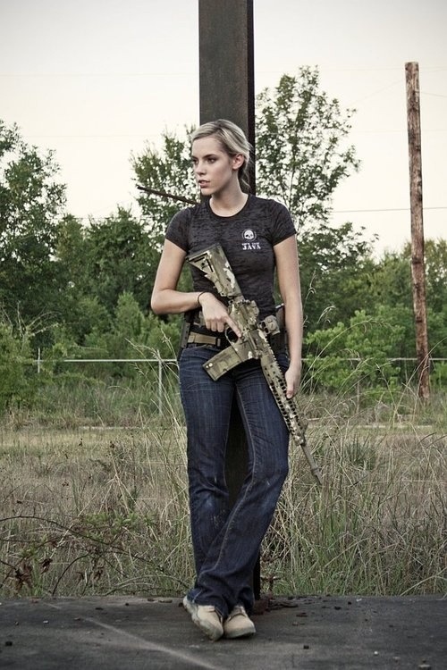girlandguns:  Girl With Gun  follow me at : http://girlandguns.tumblr.com/