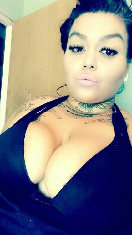 ajrodz7: Nancy tig ol bitties!!!