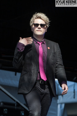 kyliekeene:Stage 2 - Gerard Way played during what was probably the hottest time slot of the day in Brisbane. Dressed in a suit and pink tie he put on a great performance despite the 35+ degree heat wave.official-gerardway