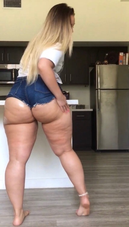 erronblack-tom:  Beautiful huge ass 