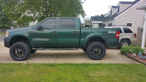 My little brothers truck .. 6” rough country lift with 20s with 35s