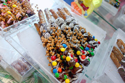 cake-stuff:  Cakes &amp; cookies &amp; comfort foods: http://cake-stuff.tumblr.com/