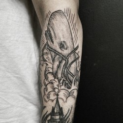 arcanae:  Moby Dick, para o Lucas, que veio do RJ! #whale #blackwork #tattoo
