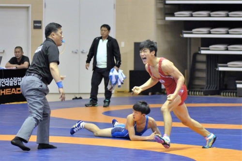 tolerance-women: allie-korean-gay: koreangay15aaaa: 귀여운 레슬링 선수 Cute wrestling twink 저 이쪽으로 복귀했어요!! 지