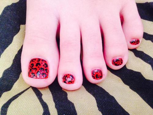 Red&Black Leopard print pedi