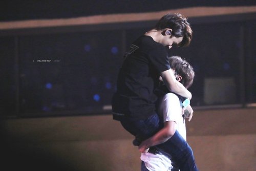 yourdailyseventeen:© TILL THE TOP