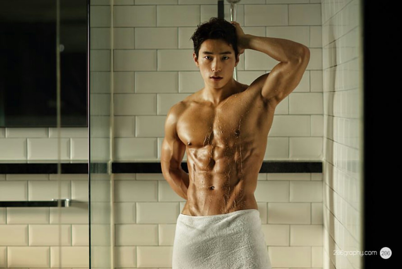 bladeyamagishi:Seong Ji Hyeon aka. Evan Seong