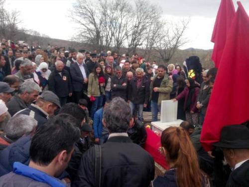 fuckyeahmarxismleninism:The funeral of Comrade Elif Sultan Kalsen of the Revolutionary People’