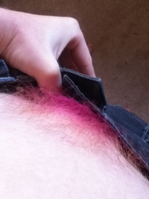 Porn Pics edible-nightmares:  I dyed my pubes hot pink