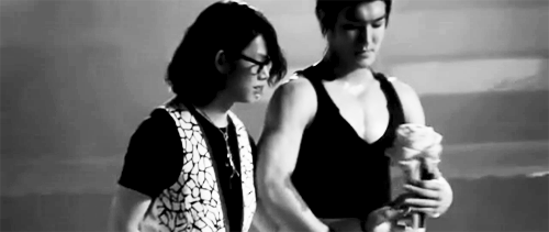 qbloops:  2/∞ Eterno Super Junior