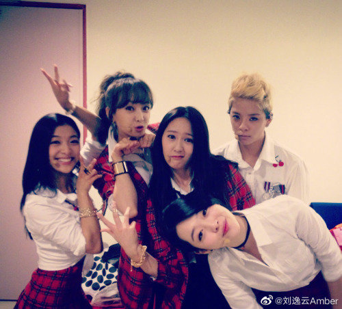 210905 ❀ amber weibo updateHappy 12th anniversary to f(x)!!! Thank you MeU for your continuous suppo
