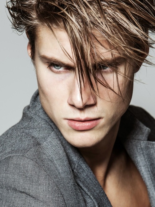mansexfashion:  Photographer: Shaun Michelsen Model: Dorian Reeves Man+Sex=Fashion Follow Me on Instagram 