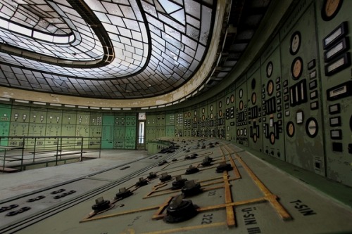 spurtofblood: lifestylemagick: definitelydope: By Florence Caplain The control room in an abandoned 