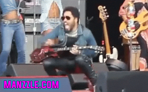 newmanzzle:  Lenny Kravitz on August 3, 2015 while preforming in Sweden his pants