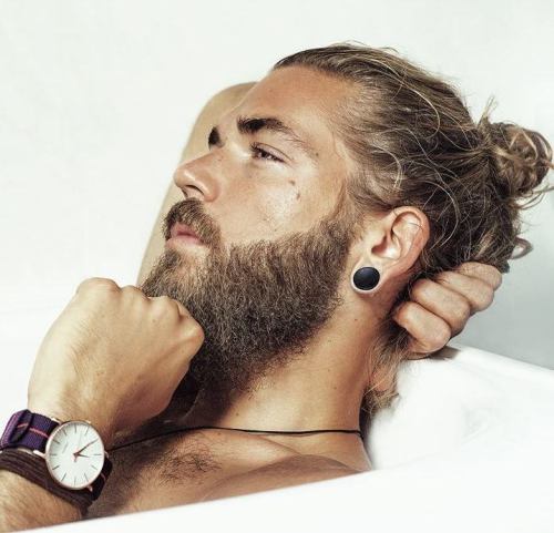 xantaastic:  drythroats:  Ben Dahlhaus.  porn pictures