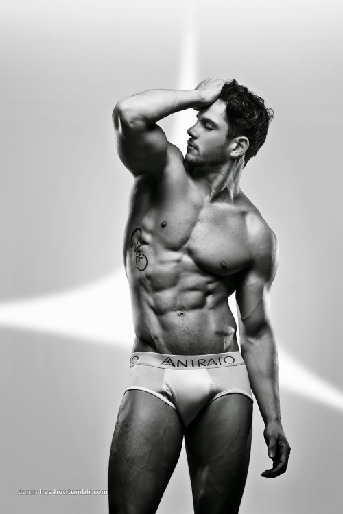 damn, he's hot!