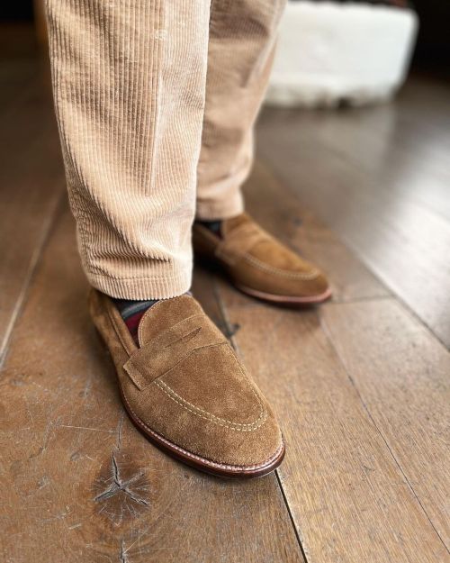 Our new Alden x Leffot Leydon Penny loafer in snuff suede. ⁣ ⁣ Model: D0214⁣ Last: Leydon⁣ Material: