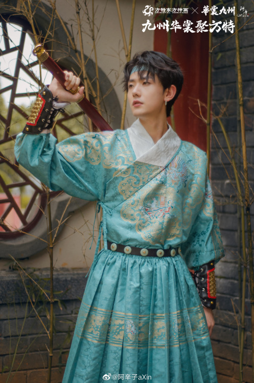 hanfugallery:chinese hanfu via 华裳九州