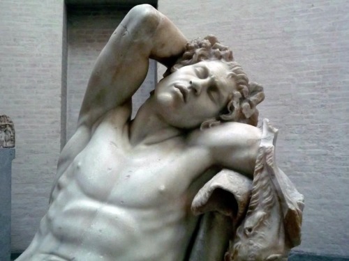 tiago-asiago:Being sexy is so exhausting