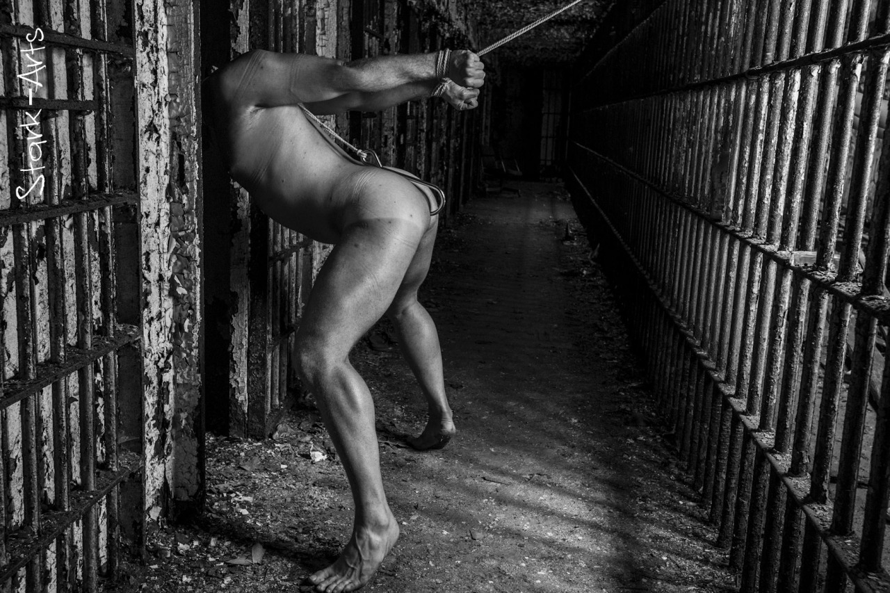 mastersbdsmstash:  Brutal Sunday Think I’ll end today’s blogging with this one.