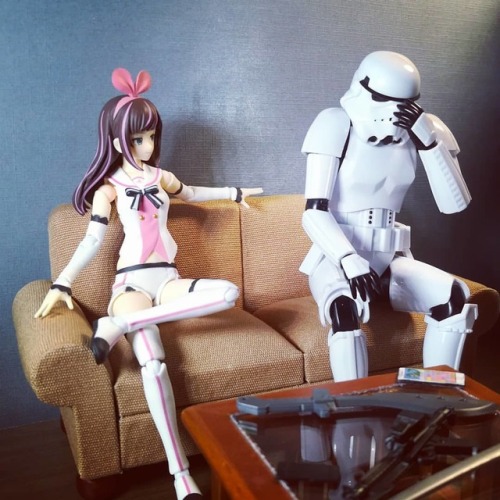 “Come here often?”#toyphoto #toystagram #kizunaai #starwars #actionfigureshttps://ww