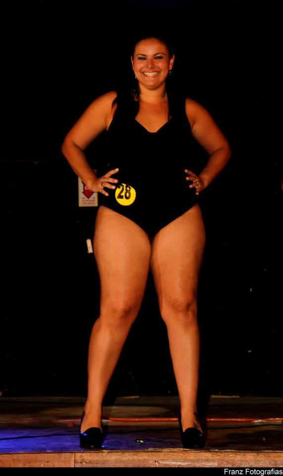 planetofthickbeautifulwomen:      @ The Desfile . Garota Plus size Outono Inverno
