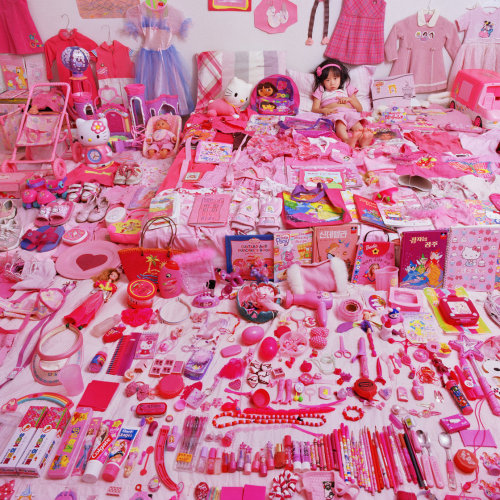 Reblogged from Hither & Thither. This blog links to an interesting piece on NPR about the History of Pink.
I never much admired pink as a kid - being considered a tomboy myself. Nevertheless, the history of anything can usually catch my fancy.
Enjoy!...