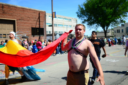 xcubbyxbearx:  More parade pictures! Was a lot of fun workin’ the flag pole  :P