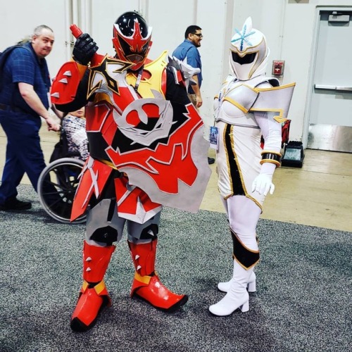 Mystic Force Power Ranger cosplay @wondercon. . . #wondercon2019 #wondercon #powerrangers #powerra