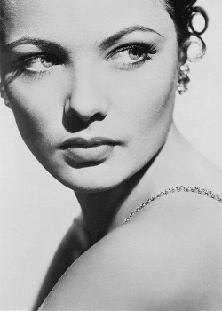 sadiethompson:  Gene Tierney, 1940s 