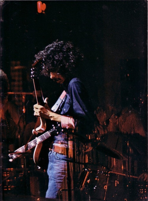 undergroundrockpress:  Carlos Santana, 1971