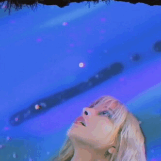atomsofstars:I’m just a little bit caught in the middleI try to keep going but it’s not that simple