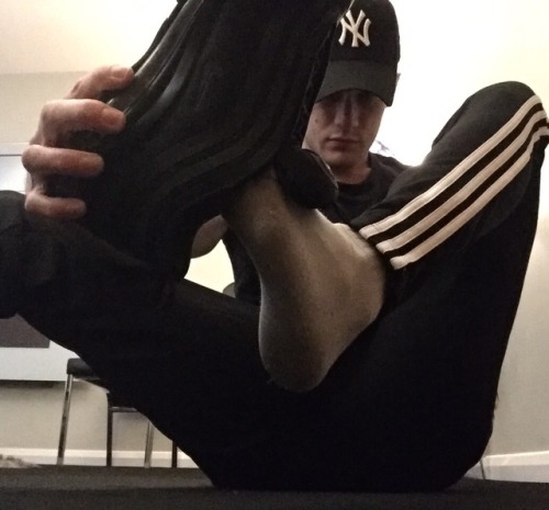 scallylad25:Intro to a Northern Chav!Love this lad love to suck him off