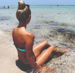 strangers–in-paradise:  follow for