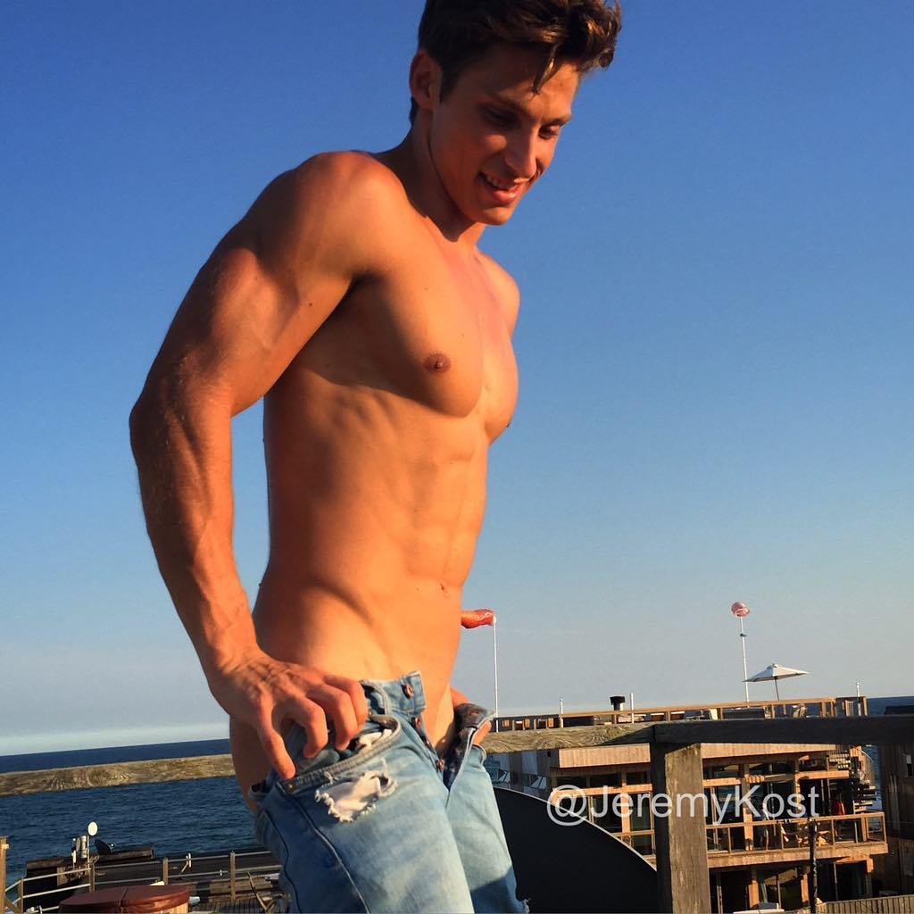 alejandrobarr:  foulbouquetpizzaincharvedeb1975: Come to me and get a hard fuck!