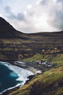 satakentia:    TjørnuvíkStreymoy, Faroe Islands by Simon Dubreuil 