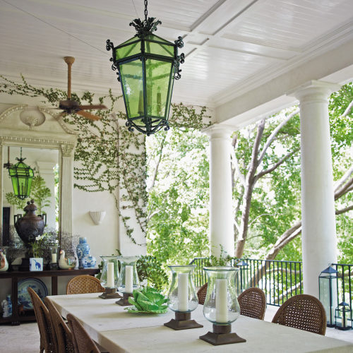 Fonte : www.quintessenceblog.com - Bunny Williams a house by the sea dining porch.Source : tinamotta