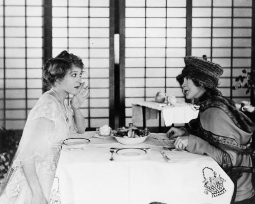 Mary Pickford & Lillian Gishhttps://painted-face.com/