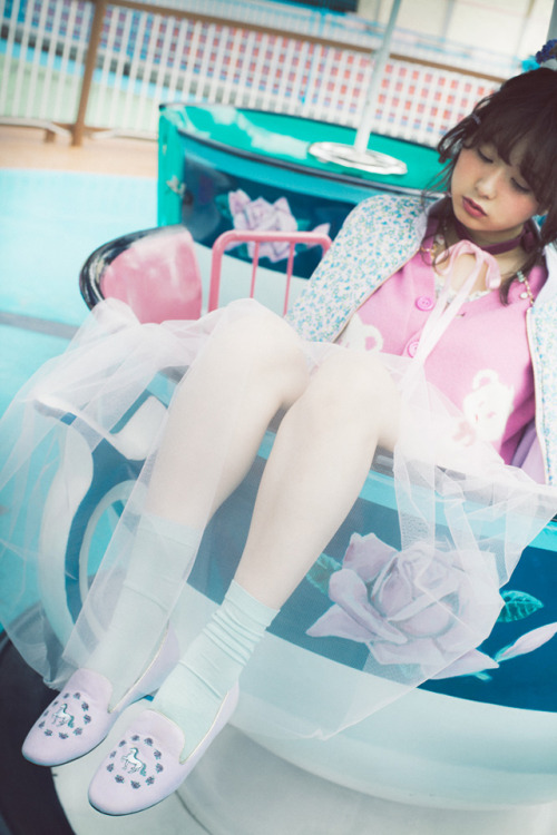 streetsnapfashion:  Amo x Candy Stripper